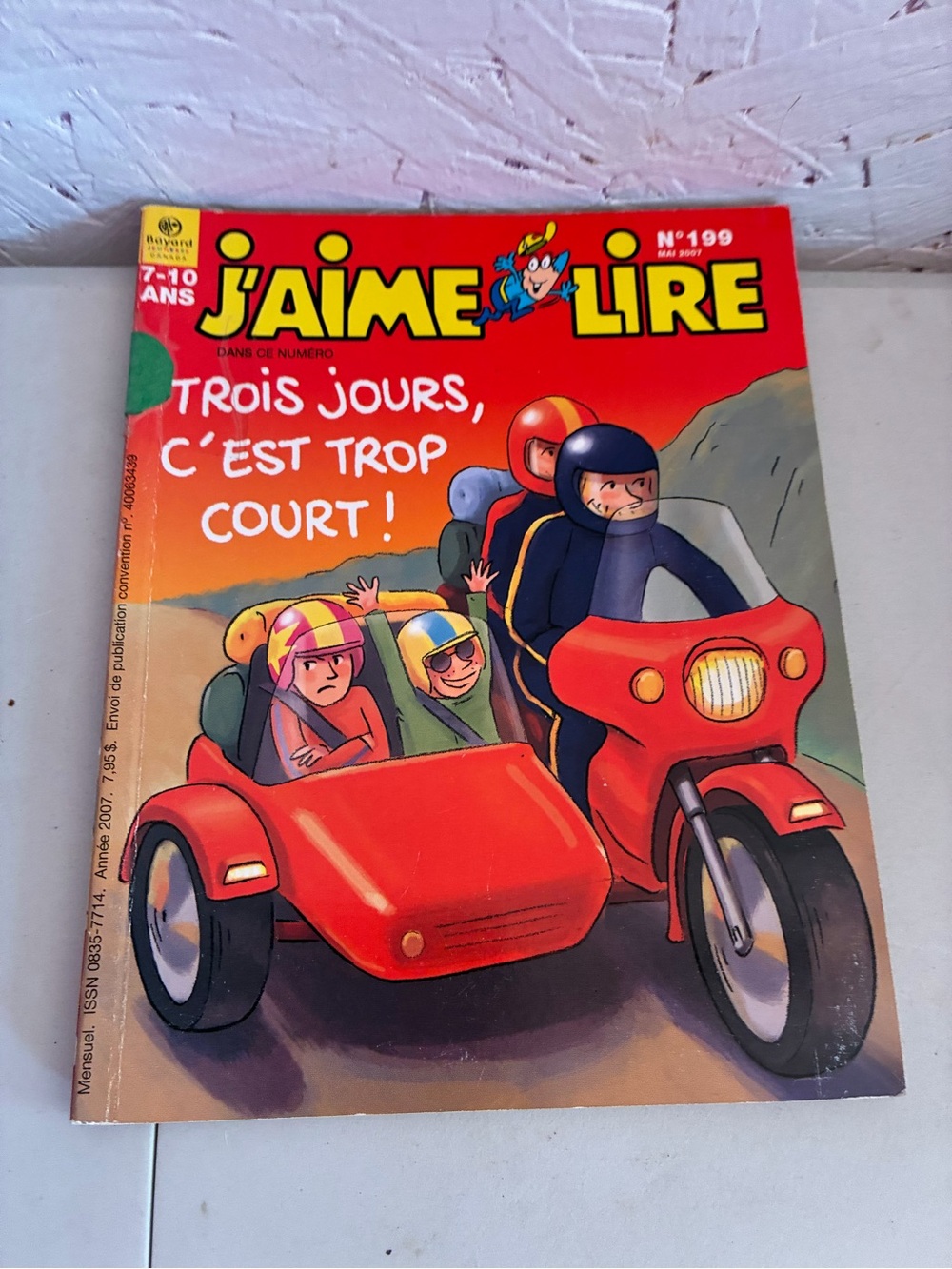 J'aime Lire Kids Magazine - Red Cover